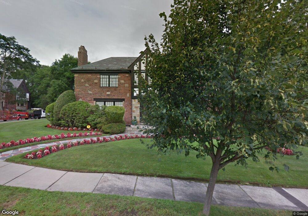 4 Overlook Park, Newton Center, MA 02459 - photo 1