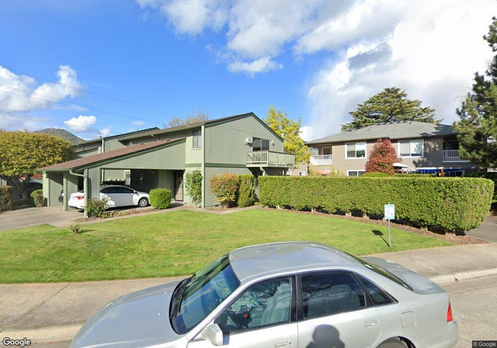 1033 SE Camelot Dr, Grants Pass, OR 97526 - photo 1