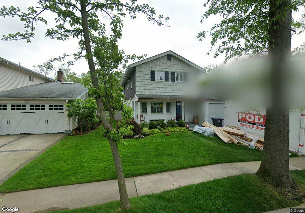 33 Seaview Ln, Port Washington, NY 11050 - photo 1