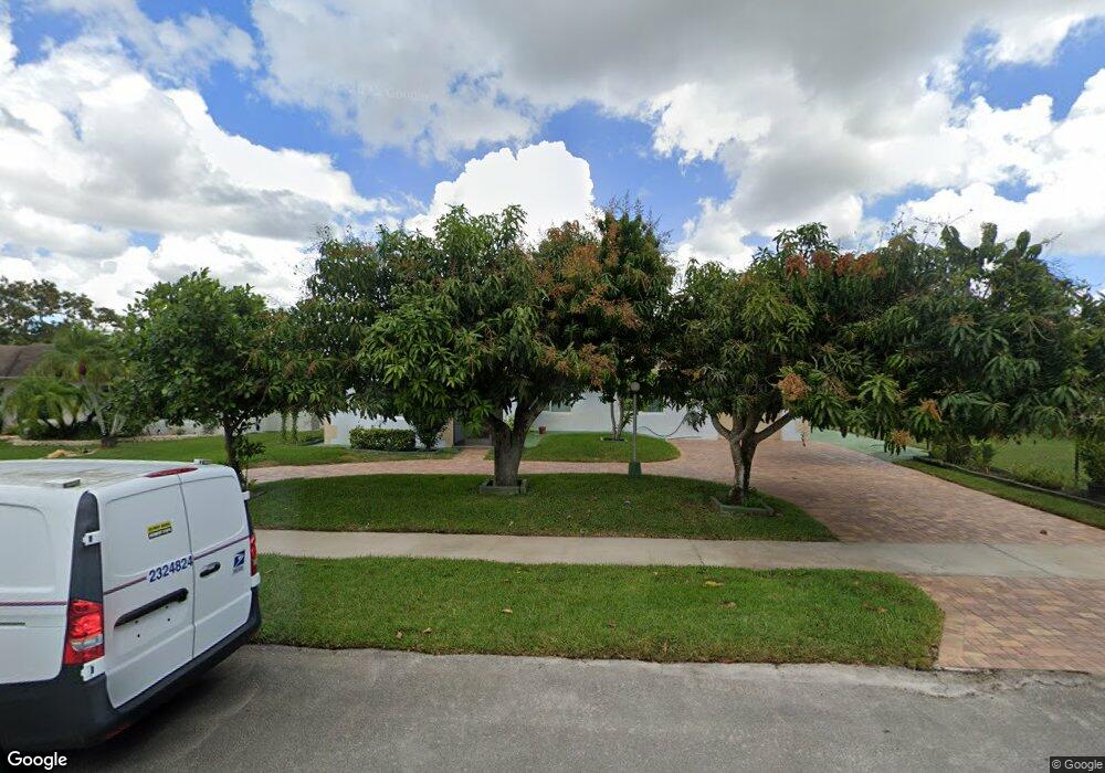 1040 SW 125th Ln, Davie, FL 33325 - photo 1