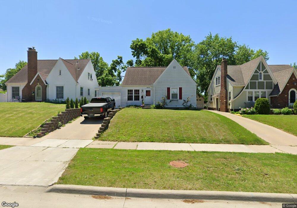 2607 Meadowbrook Dr SE, Cedar Rapids, IA 52403 - photo 1