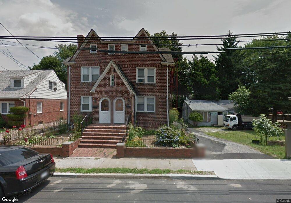 7 East Ave, Glen Cove, NY 11542 - photo 1