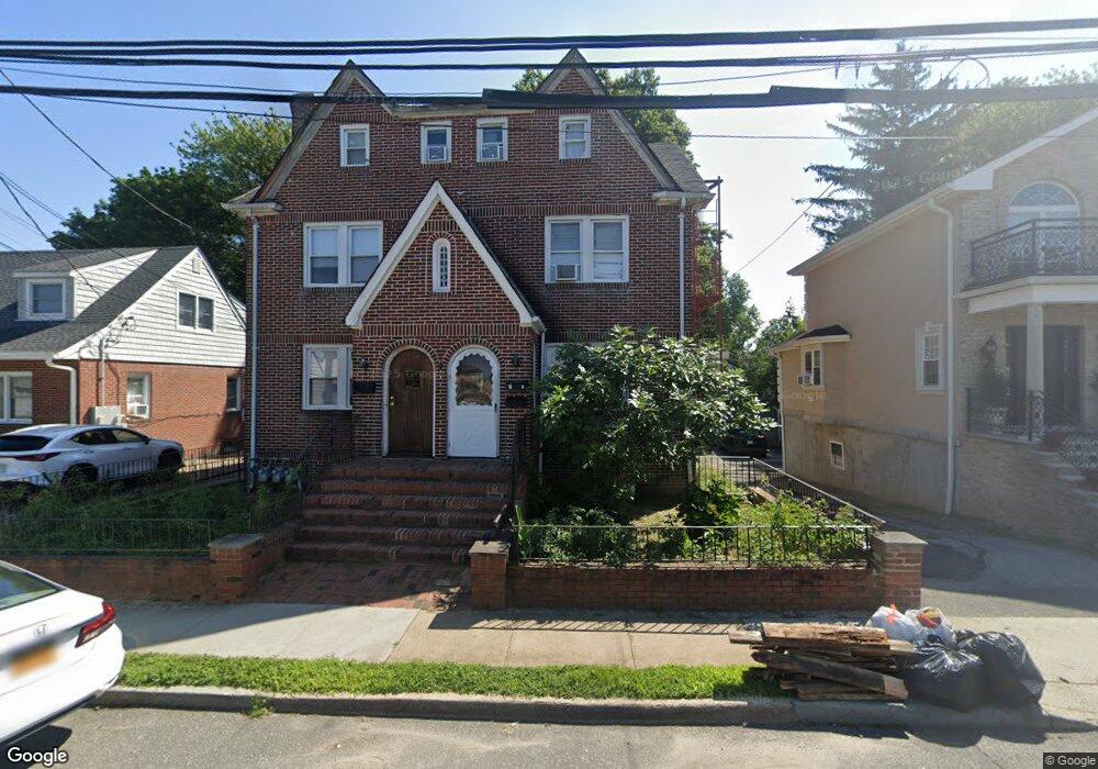 7 East Ave unit Left, Glen Cove, NY 11542 - photo 1