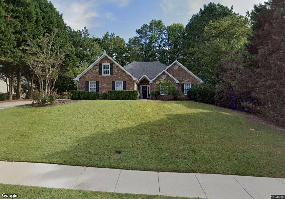 5585 Snowberry Dr, Sugar Hill, GA 30518 - photo 1