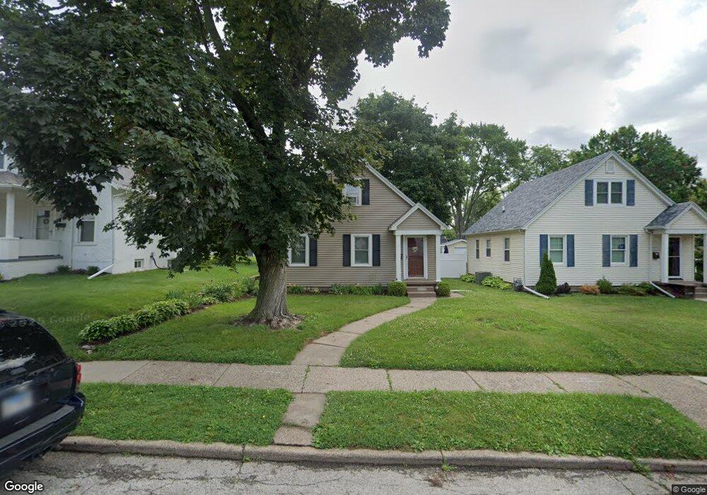 2019 Esplanade Ave, Davenport, IA 52803 - photo 1