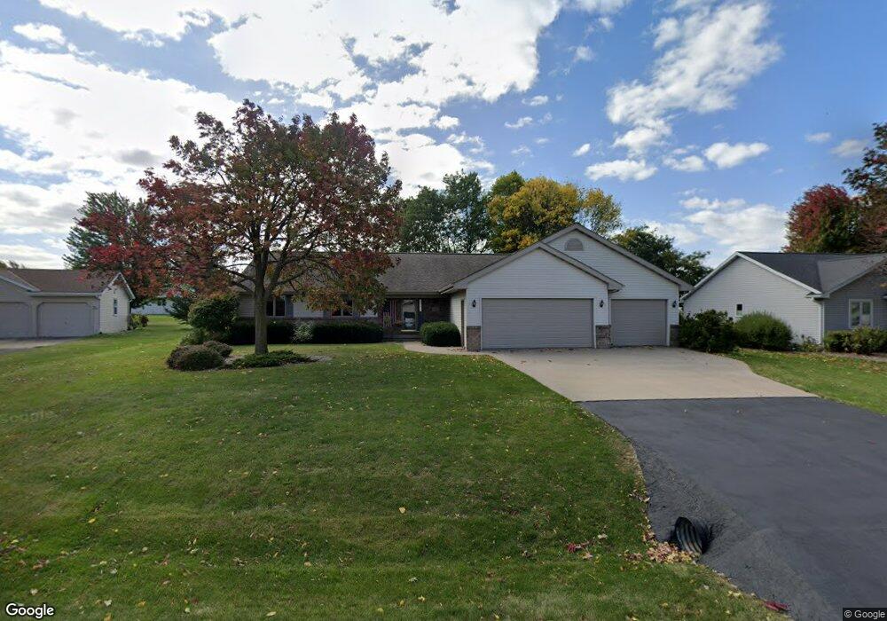 W6071 Golden Ct, Appleton, WI 54915 - photo 1