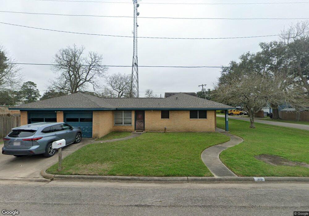 319 W Cleveland St, Alvin, TX 77511 - photo 1