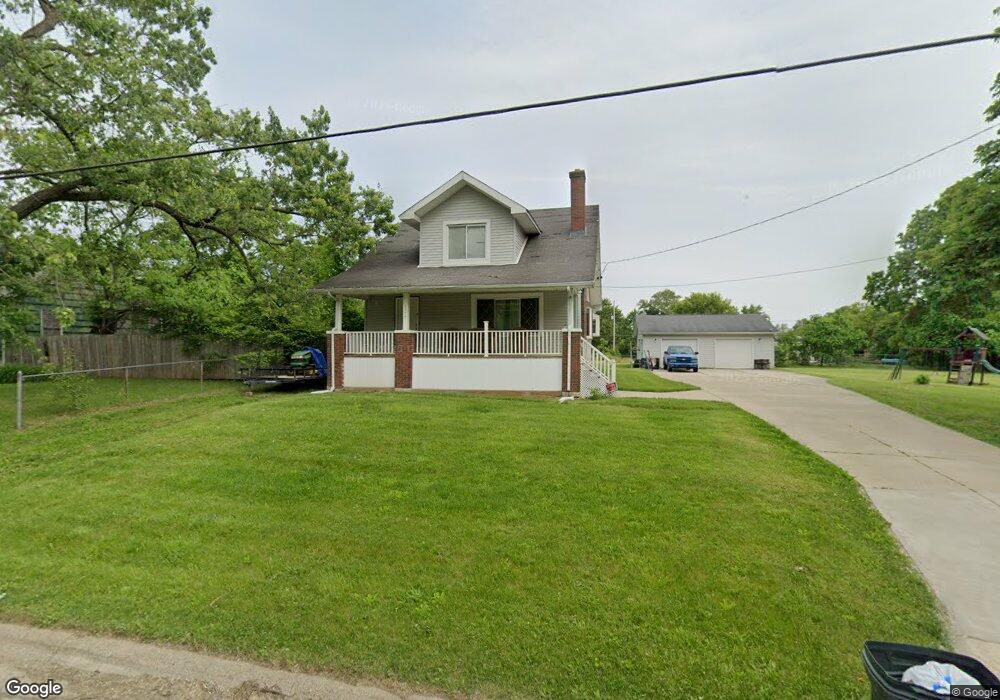 1077 E Cornell Ave, Flint, MI 48505 - photo 1