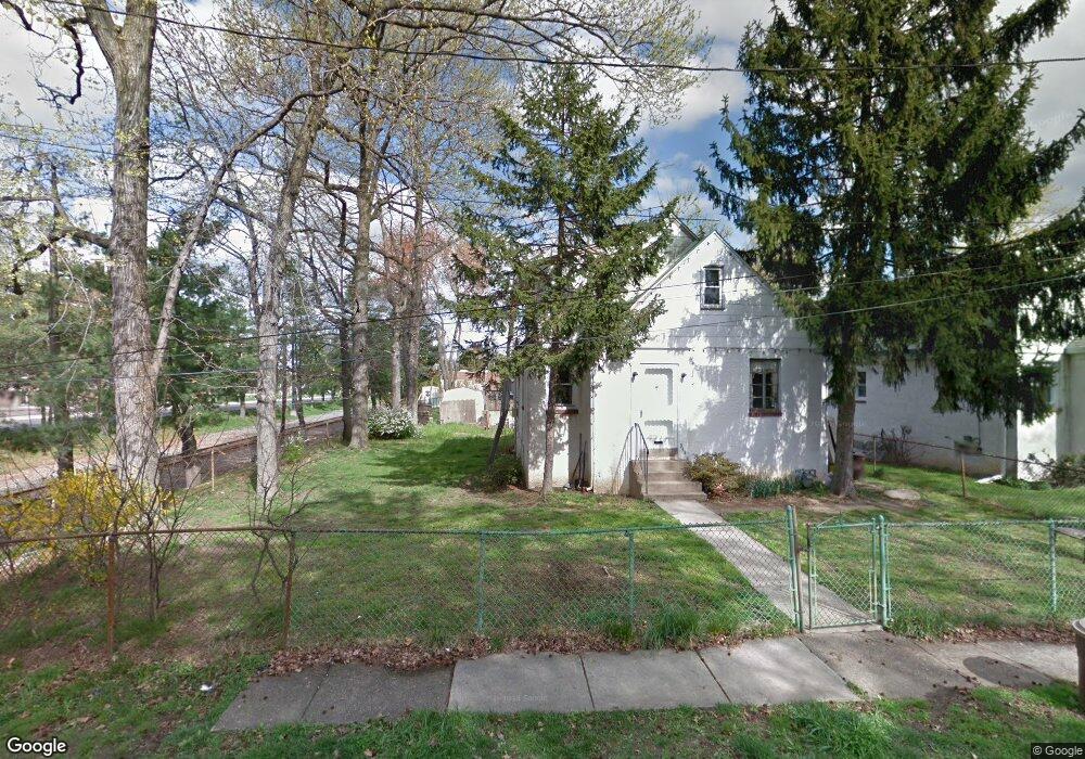 935 Bedford Ave, Darby, PA 19023 - photo 1