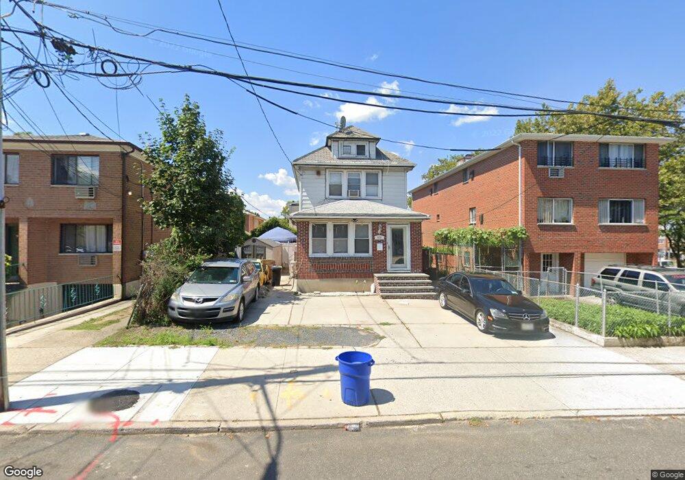 6116 162nd St, Fresh Meadows, NY 11365 - photo 1