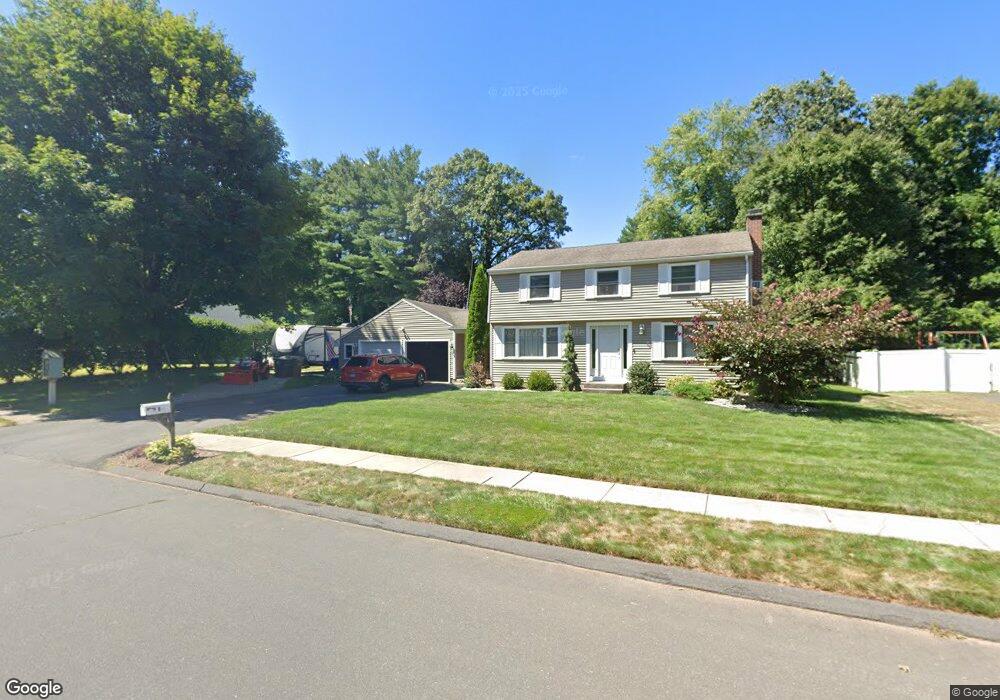 8 Hoover Ln, Enfield, CT 06082 - photo 1