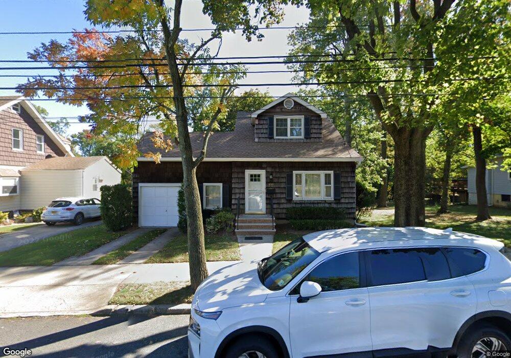 658 Drumgoole Rd E, Staten Island, NY 10312 - photo 1