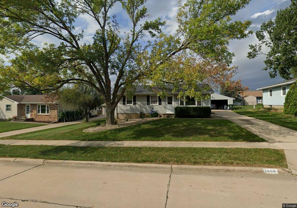 2608 29th St SW, Cedar Rapids, IA 52404 - photo 1