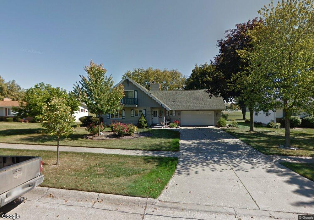 469 Franconian Dr E, Frankenmuth, MI 48734 - photo 1