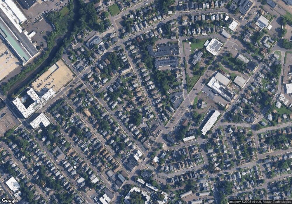 65 Scofield Ave unit 3, Bridgeport, CT 06605 - photo 1