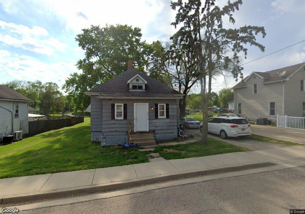567 S Elm St, Lincoln, IL 62656 - photo 1