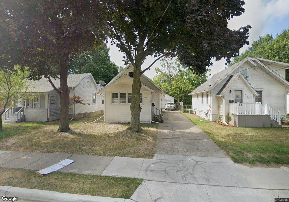 1407 W Mount Hope Ave, Lansing, MI 48910 - photo 1