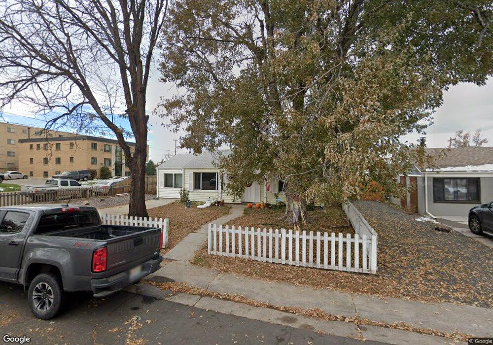 1605 Oakland St, Aurora, CO 80010 - photo 1