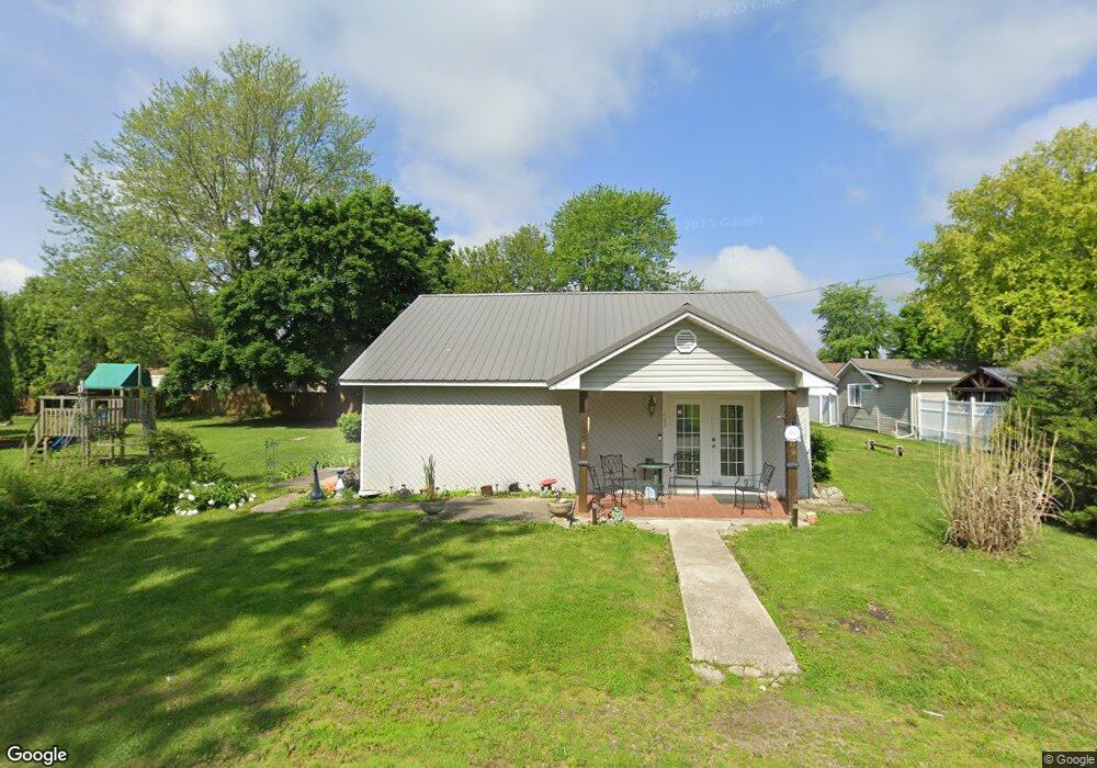 109 N Zehner St, Windfall, IN 46076 - photo 1