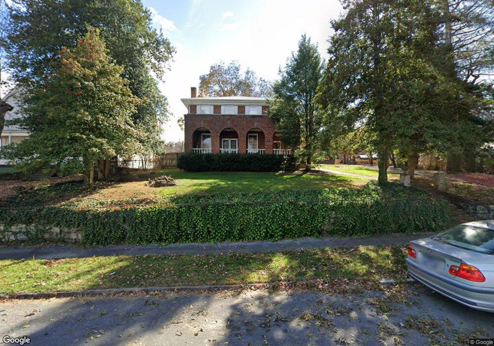 209 W Locust St, Johnson City, TN 37604 - photo 1