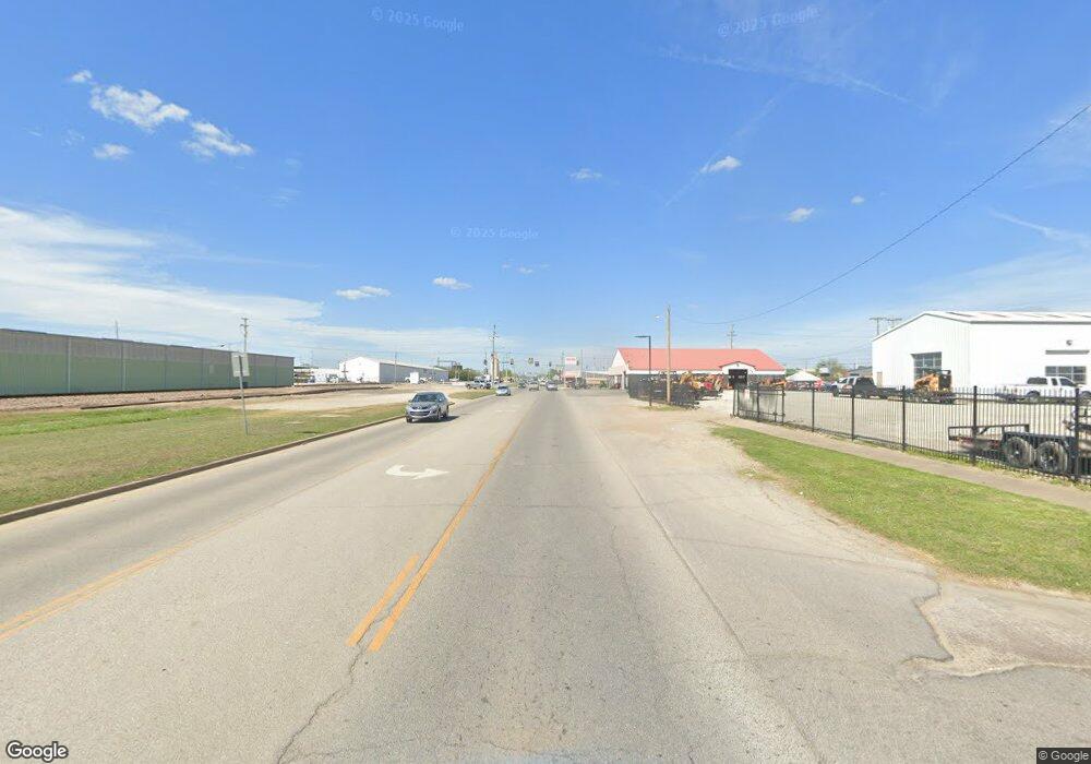 751 W Claremore St, Claremore, OK 74017 - photo 1