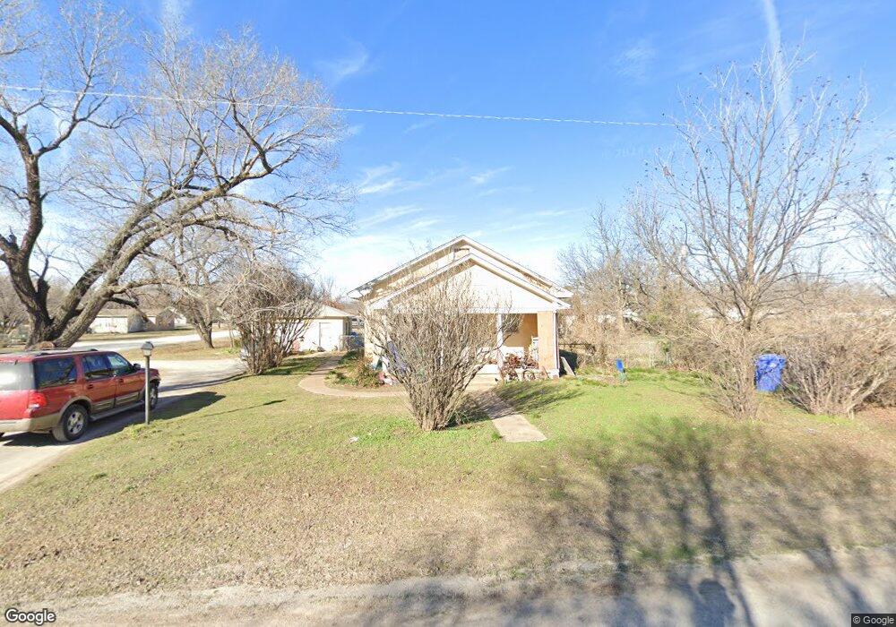 411 SW 6th St, Cache, OK 73527 - photo 1