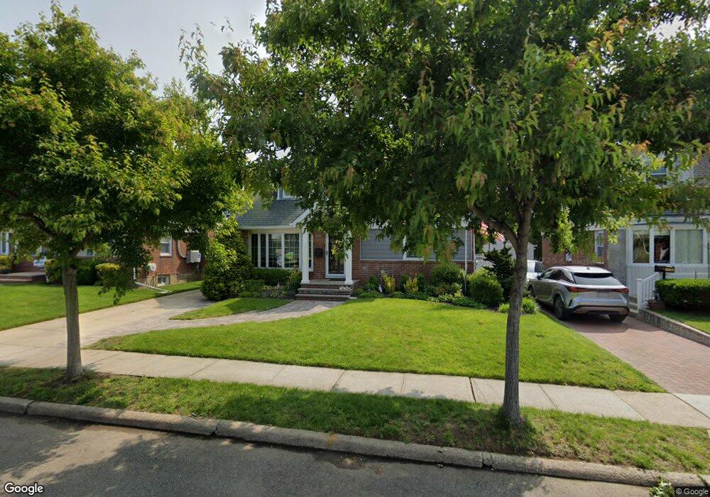 482 Argyle Rd, Mineola, NY 11501 - photo 1