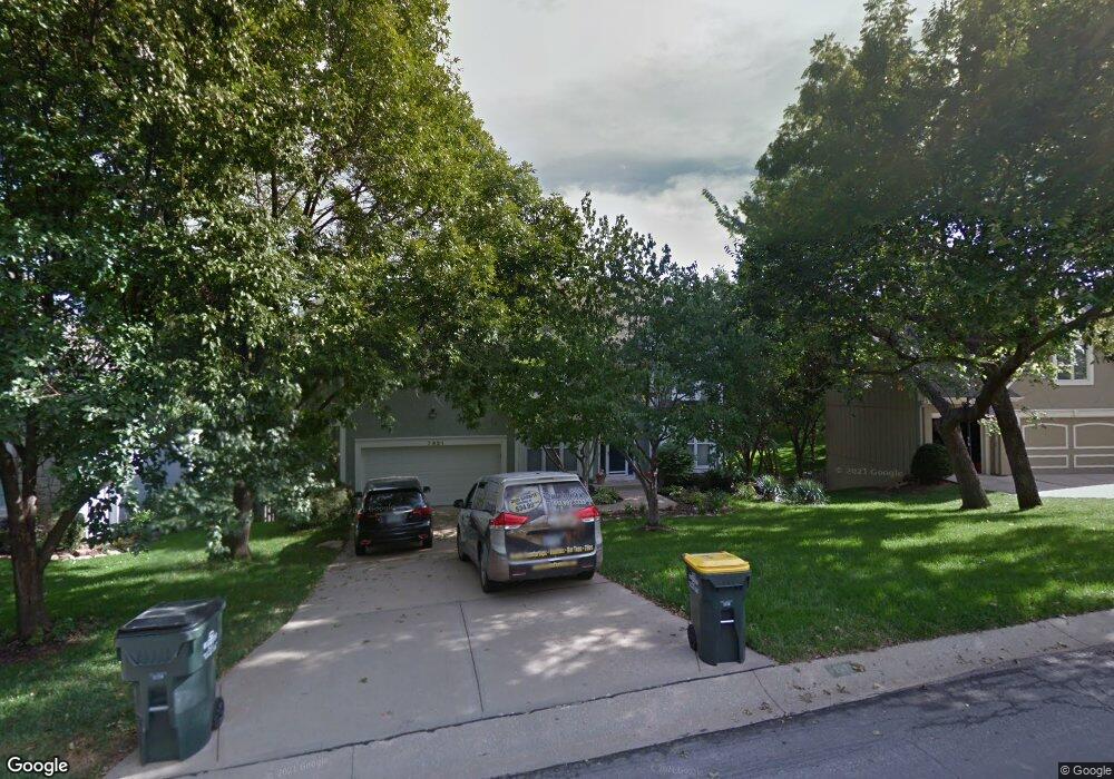 7631 Widmer Rd, Shawnee, KS 66216 - photo 1