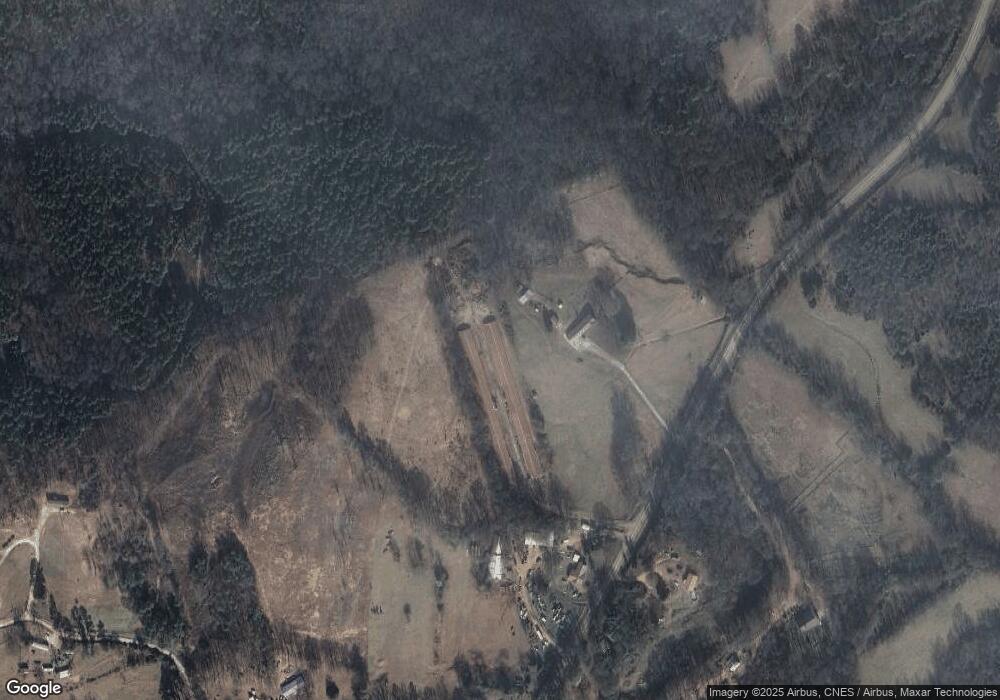 1001 Burnette Rd, Toccoa, GA 30577 - photo 1