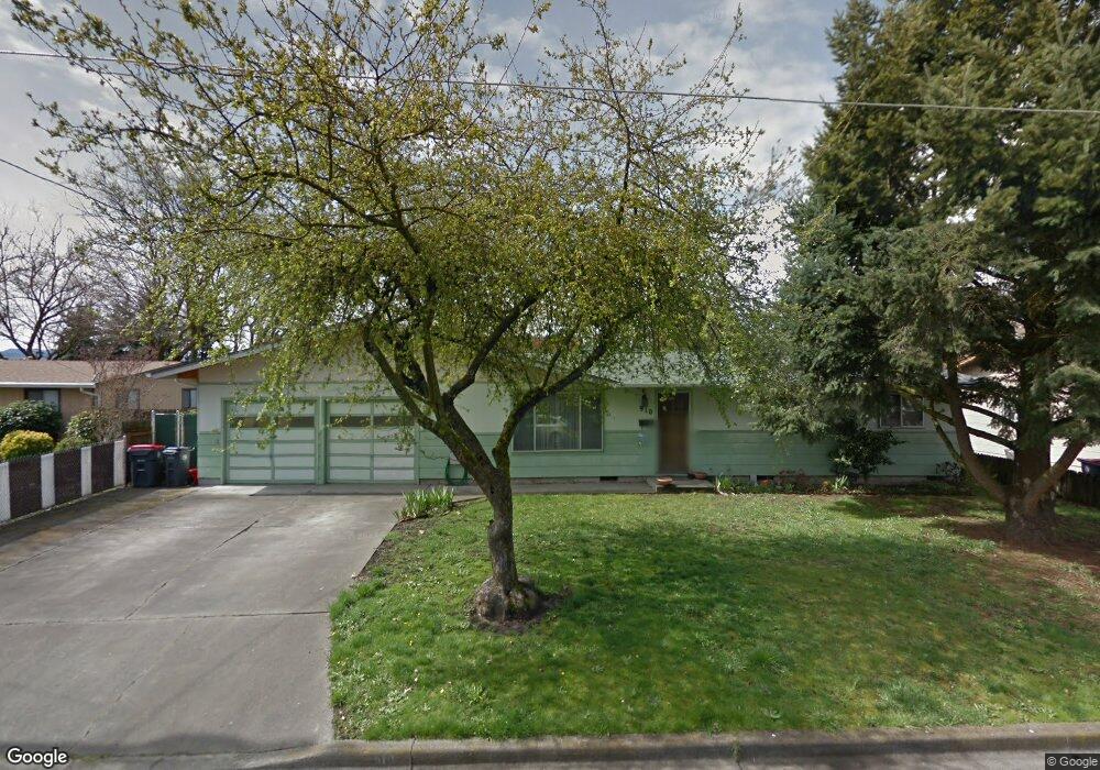 910 S 4th St, Central Point, OR 97502 - photo 1