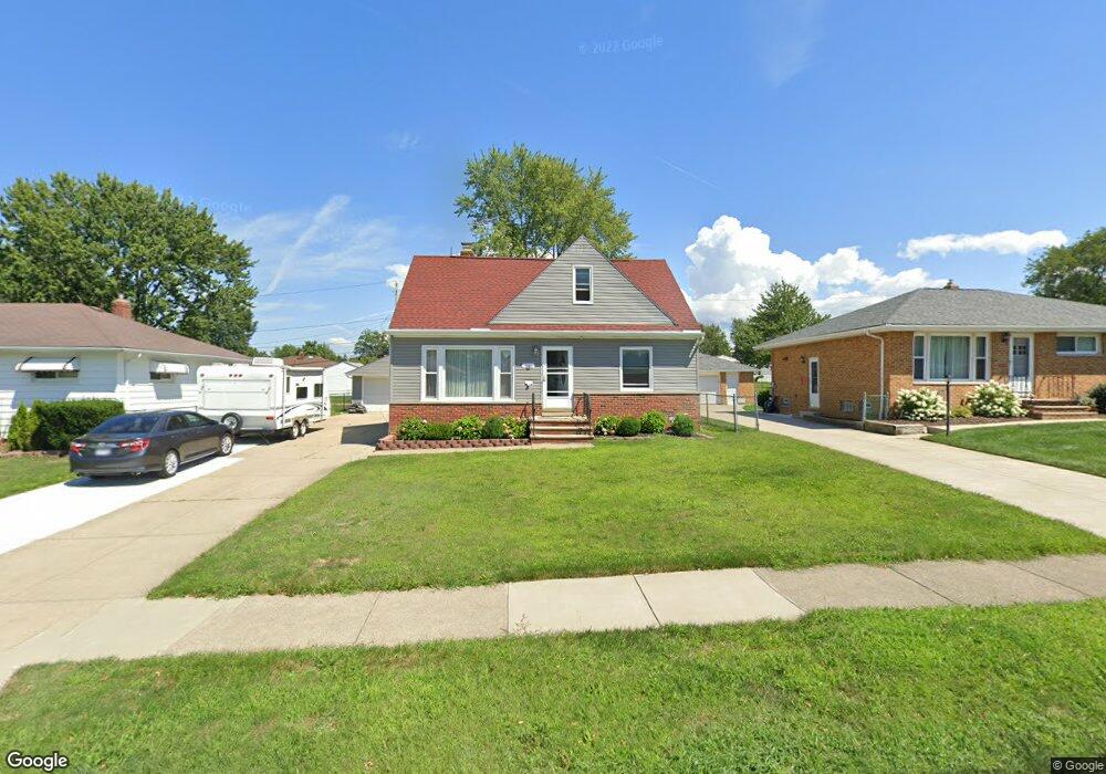 1841 Ridgeview Dr, Wickliffe, OH 44092 - photo 1