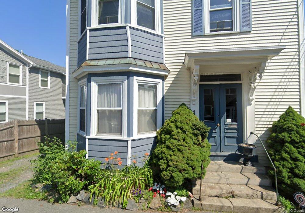 4 Sewall St, Marblehead, MA 01945 - photo 1