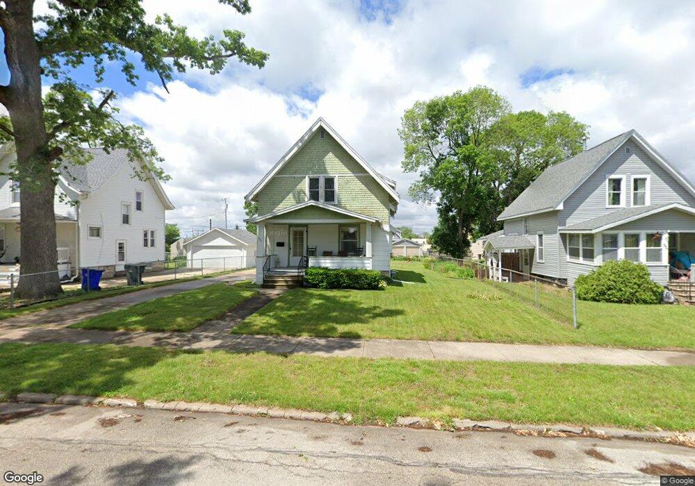 831 Daniels St NE, Cedar Rapids, IA 52402 - photo 1