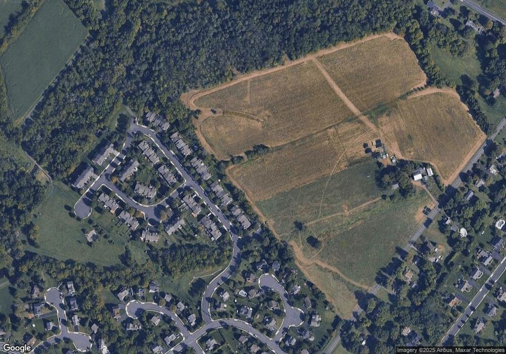 725 Finlay Dr, Telford, PA 18964 - photo 1