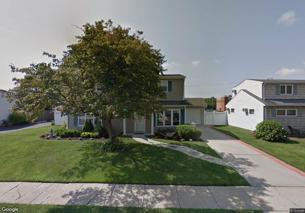 12 Reading Ln, Bethpage, NY 11714 - photo 1