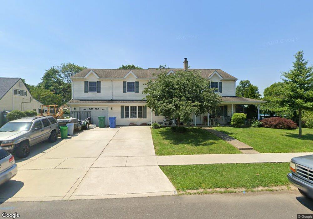 77 Hollyhock Ln, Levittown, PA 19055 - photo 1