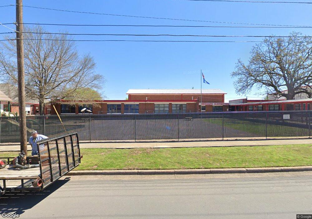 102 W Clay St, Tahlequah, OK 74464 - photo 1