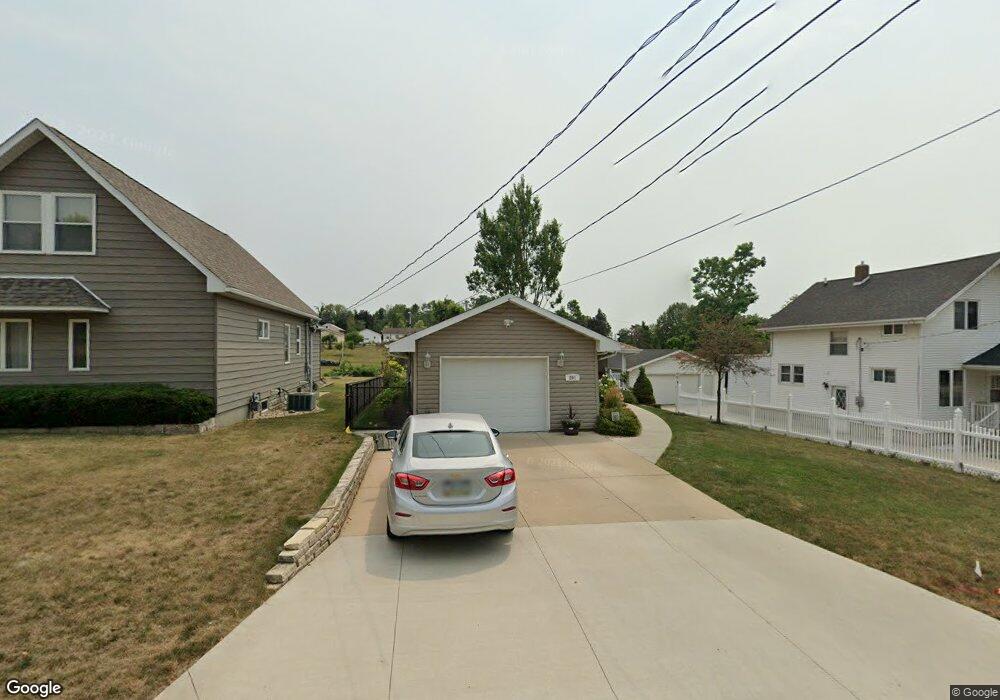 291 27th Ave SW, Cedar Rapids, IA 52404 - photo 1