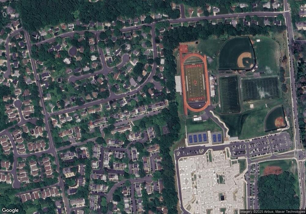 9822 Oakdale Woods Ct, Vienna, VA 22181 - photo 1