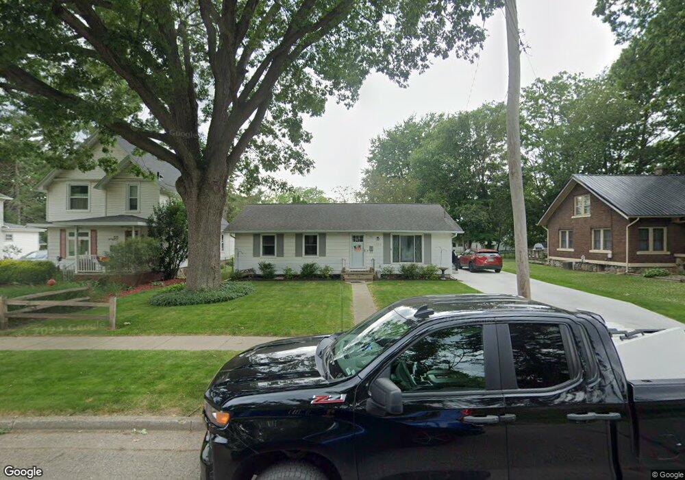 1209 N Ball St, Owosso, MI 48867 - photo 1