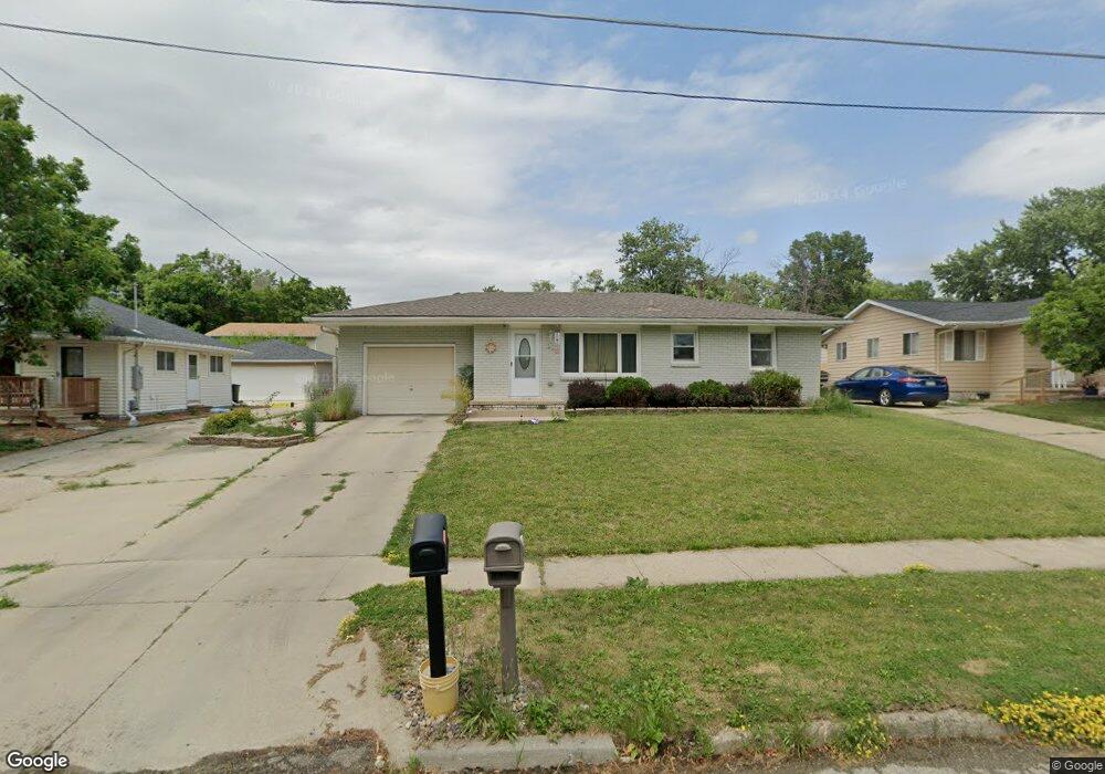 22 E Maxwelton Dr, Des Moines, IA 50315 - photo 1