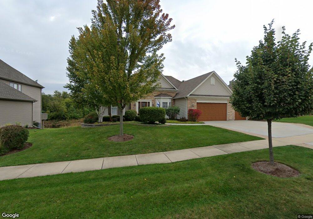 223 Johnson Woods Dr, Batavia, IL 60510 - photo 1