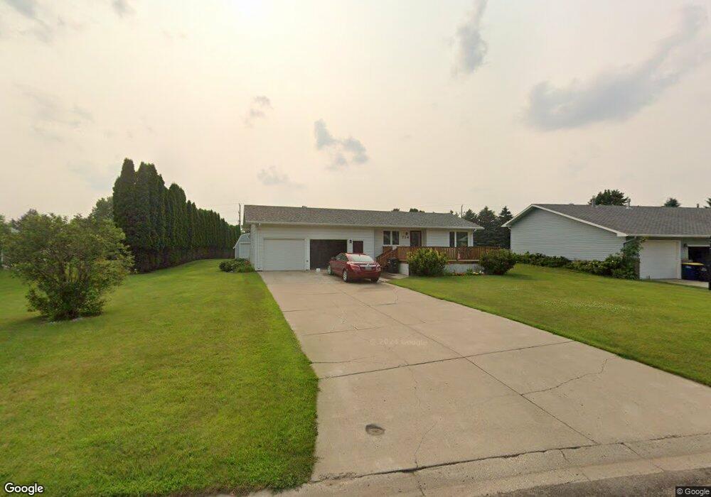 714 10th Ave SW, Jamestown, ND 58401 - photo 1