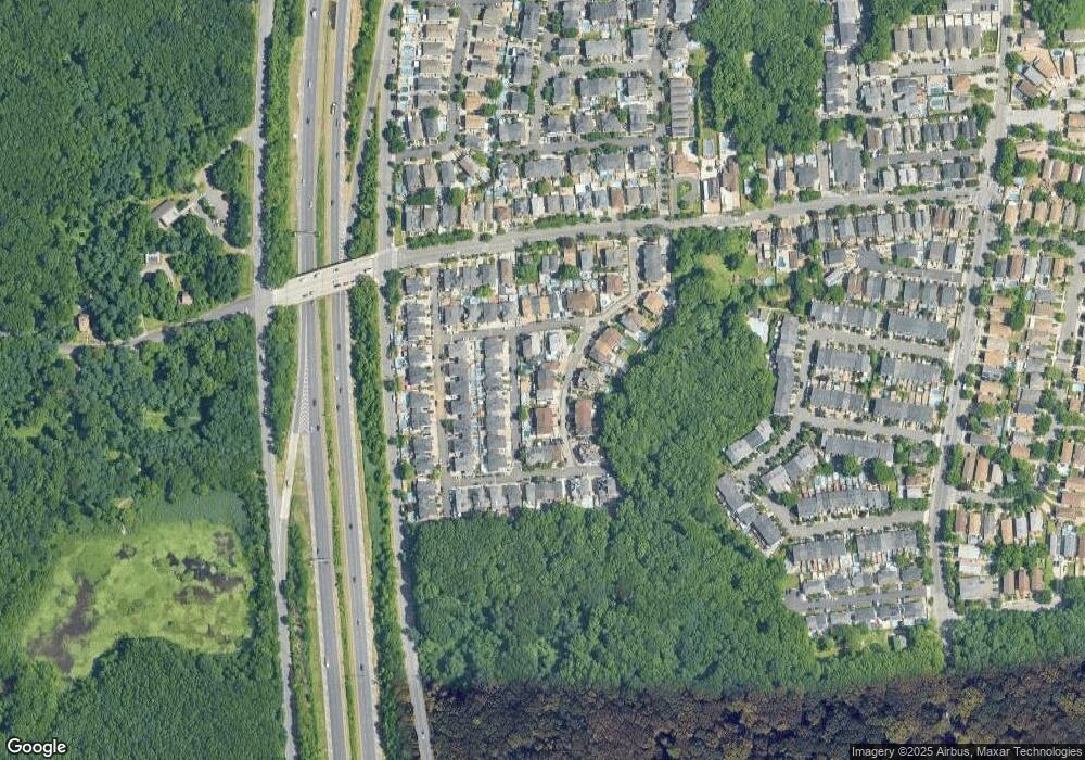 68 Robin Ct, Staten Island, NY 10309 - photo 1