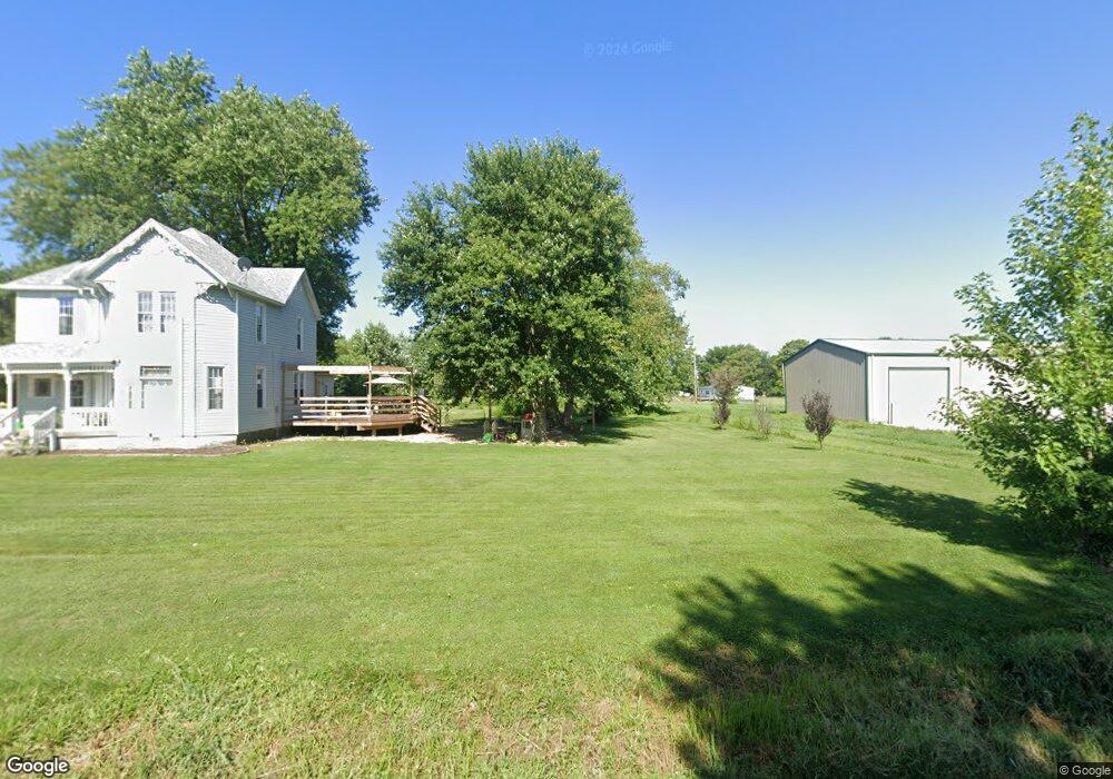 106 W North St, Shumway, IL 62461 - photo 1