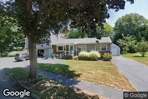 17 Hull Dr, Saugus, MA 01906