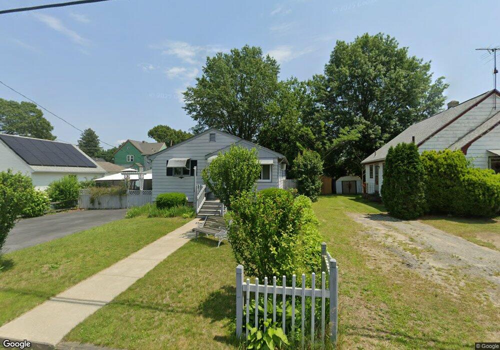 318 Magnolia St, Cranston, RI 02910 - photo 1