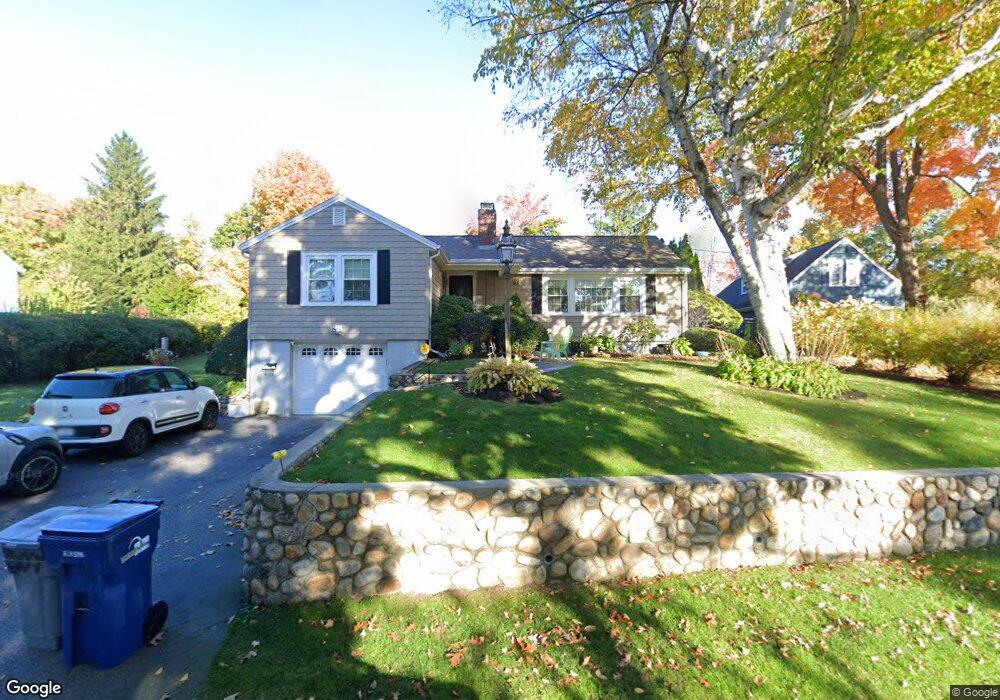 95 Macarthur Rd, Stoneham, MA 02180 - photo 1