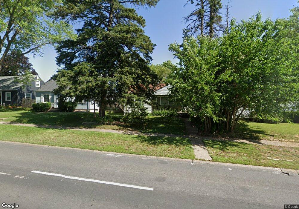 1610 W Central Park Ave, Davenport, IA 52804 - photo 1