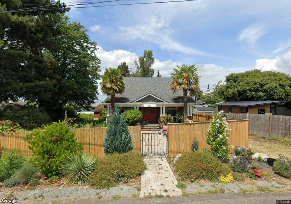 561 Pine St, Edmonds, WA 98020 - photo 1